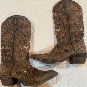 Womens Size 6 LAREDO Boots